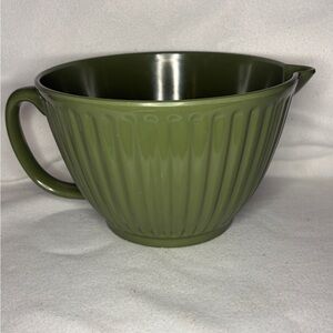 Olive Green Melamine Ribbed Mixing Bowl with Handle and Pour Spout